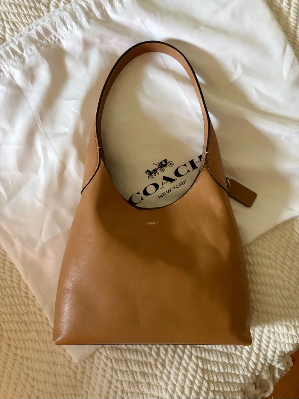 Coach Brooklyn 28, NWOT in Honey Brown 🍯